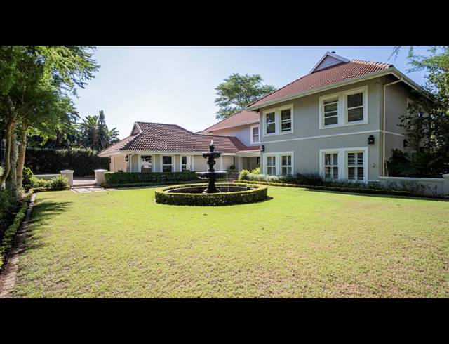 6 BEDROOM HOUSE FOR SALE IN LA LUCIA